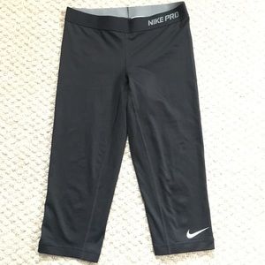 Nike Pro size Small black crop leggings